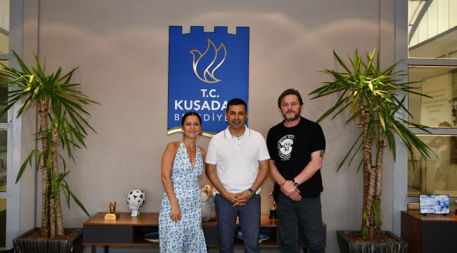 YAZAR TUNA KİREMİTÇİ YENİ ROMANINI KUŞADASI’NDA YAZMAYA BAŞLADI