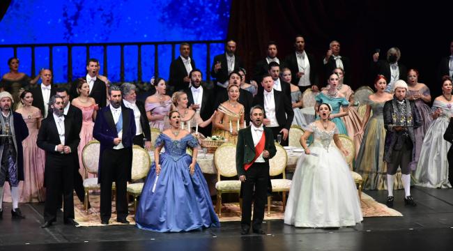 Beyoğlu Kültür Yolu Festivali'nde La Traviata ayakta alkışlandı