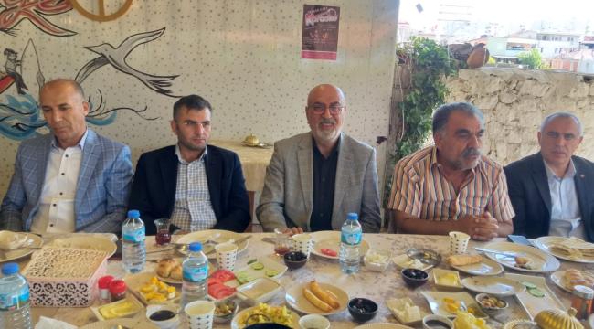 Kuruluşun kenti Erzurum, kurtuluşun kenti İzmir&#039;le buluşuyor