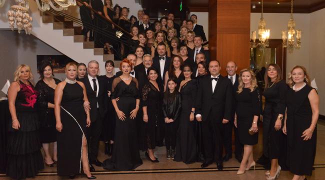 YASAV&#039;dan 99. yıla görkemli kutlama