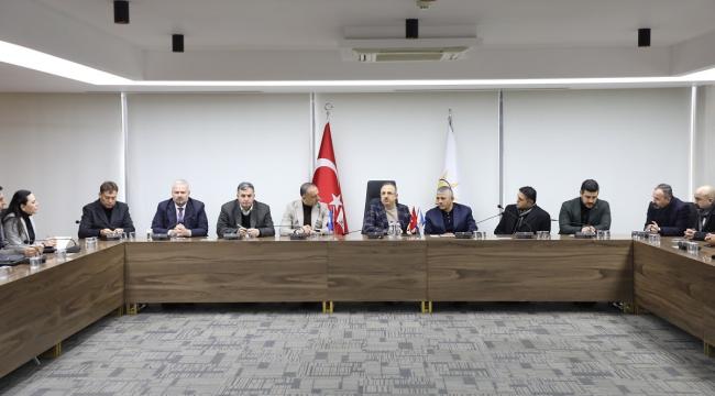 AK Parti İzmir İl Başkanı Kerem Ali Sürekli; "İlk yardım tırlarımız yola çıktı..."