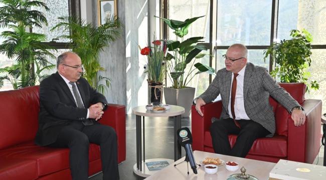 Vali Karadeniz&#039;den Başkan Ergün&#039;e Teşekkür Ziyareti