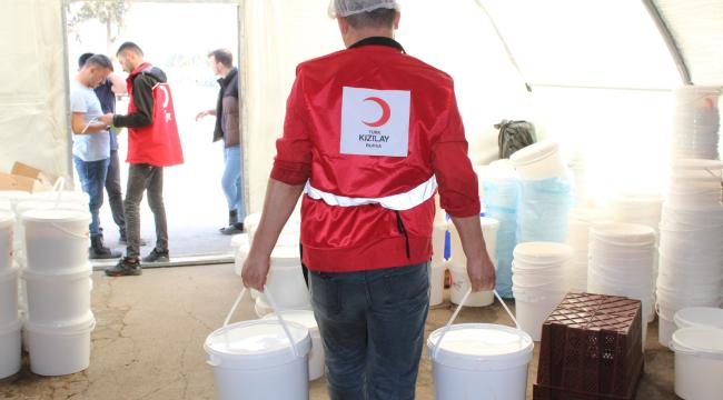 TÜRK KIZILAY BURSA ZEKATLARI İHTİYAÇ SAHİPLERİNE DAĞITIYOR