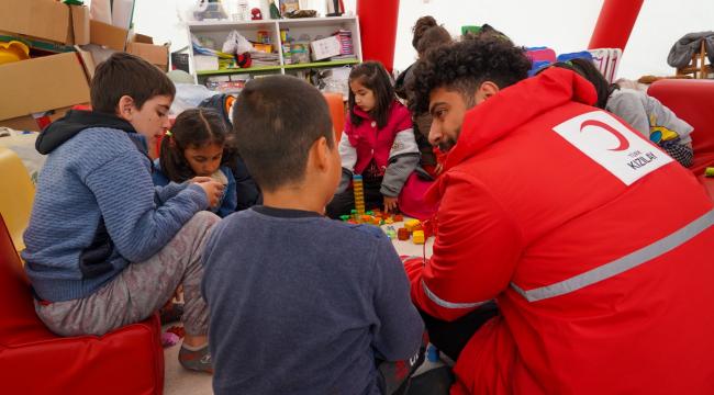 KIZILAY DEPREMZELERİ YALNIZ BIRAKMIYOR