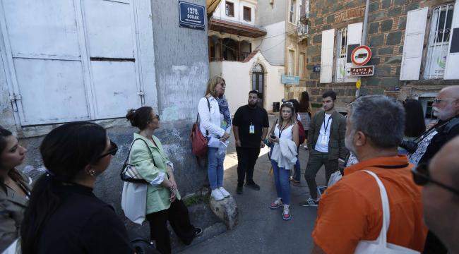 ‘Konak Tarih Gezileri’ne yoğun ilgi