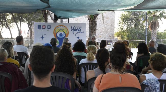 TARİHİ GÜVERCİNADA’DA DÜNYA YOGA GÜNÜ’NE ÖZEL SÖYLEŞİ