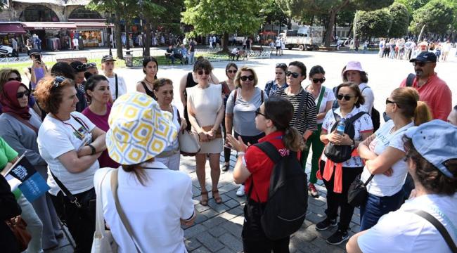 BEŞİKTAŞLI KADINLAR TARİHİ YARIMADAYI GEZDİ