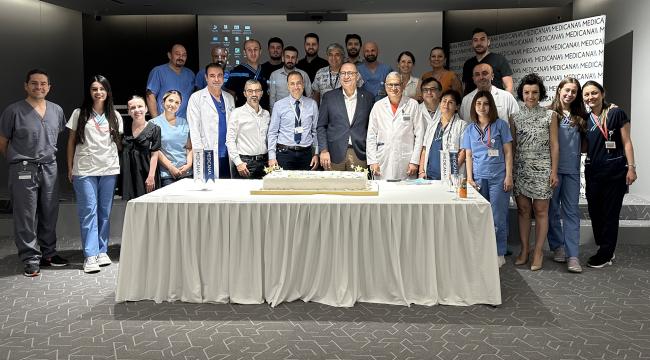 MEDICANA İZMİR&#039;DE 500&#039;ÜNCÜ ROBOTİK AMELİYAT