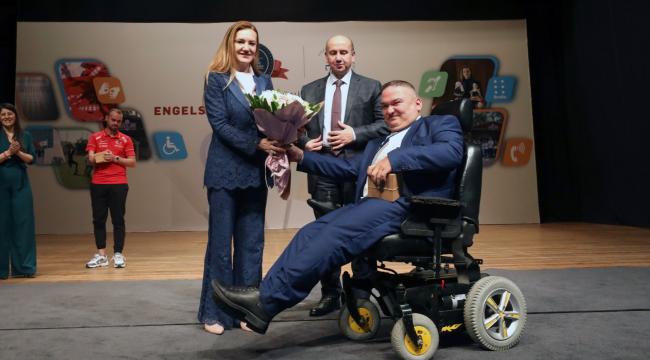 ENGELLERİ AŞAN ÜNİVERSİTE; DEÜ