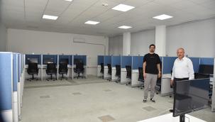 Karşıyaka'da E-Sınav merkezi sınava girecekleri çok sevindirdi