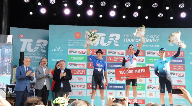 Mehmet Kasapoğlu’dan İzmir’e teşekkür