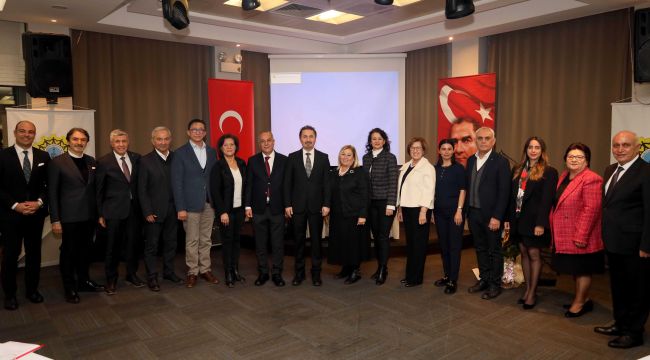 Küçükkurt hizmet bayrağını Cengiz’e bıraktı