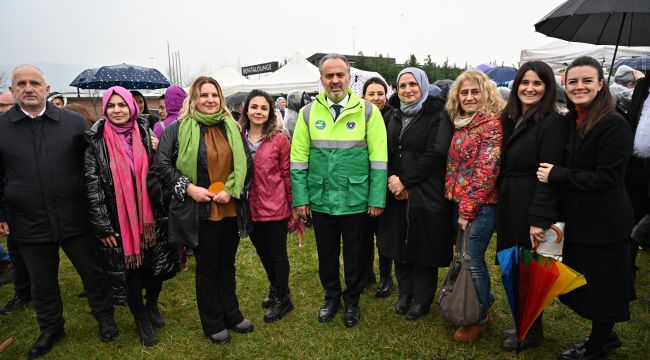 Kadınlar Günü’nde erguvan fidanları toprakla buluştu