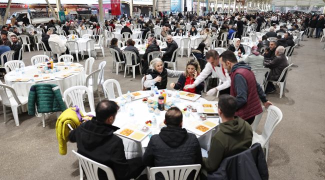 Nilüfer’de ilk iftar sofrası İhsaniye’de kuruldu