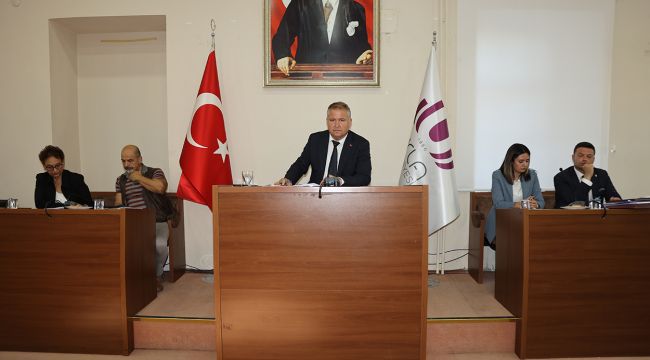 URLA’DA YENİ DÖNEMİN İLK MECLİS TOPLANTISI GERÇEKLEŞTİ