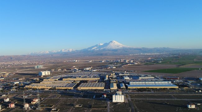 Mercedes-Benz Türk, Global Projelere İmza Atmaya Devam Ediyor!