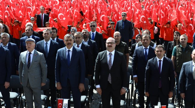 Atatürk Üniversitesi Vakıf Okullarında Yeni Eğitim Öğretim Yılı Aşkı-Vatan temasıyla başladı