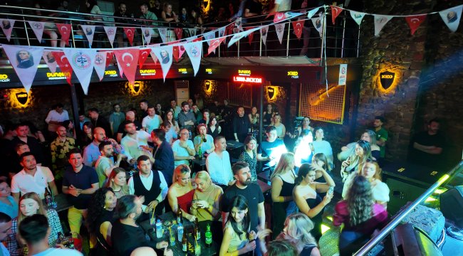 İzmir’de &quot;Avukatlar Konserde Buluşuyor&quot; Etkinliği Düzenlendi