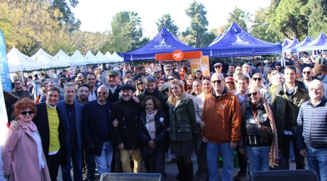 Mercatino Di Natale ile İzmir&#039;de Yılbaşı Coşkusu Yaşandı
