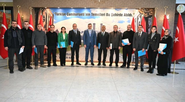 Vali Mustafa Çiftçi&#039;den Basın ve Halkla İlişkiler Personeline &quot;Başarı Belgesi