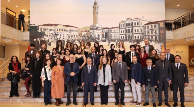 Dokuz Eylül Üniversitesi&#039;nde (DEÜ) Tiyatro Coşkusu