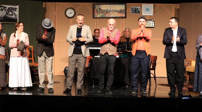 Şehir Tiyatrosu’nun “3 Kuşak Erzurum” adlı yeni oyunu yoğun ilgi gördü