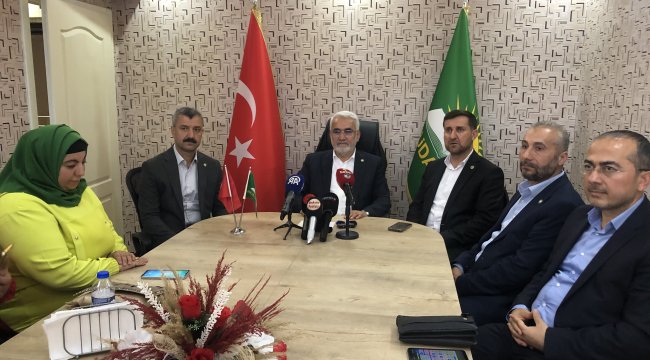 HÜDA PAR Genel Başkanı Zekeriya Yapıcıoğlu Erzurum&#039;da Konuştu: &quot;Şiddetsiz Bir Ortam Çok Uzakta Değil&quot;