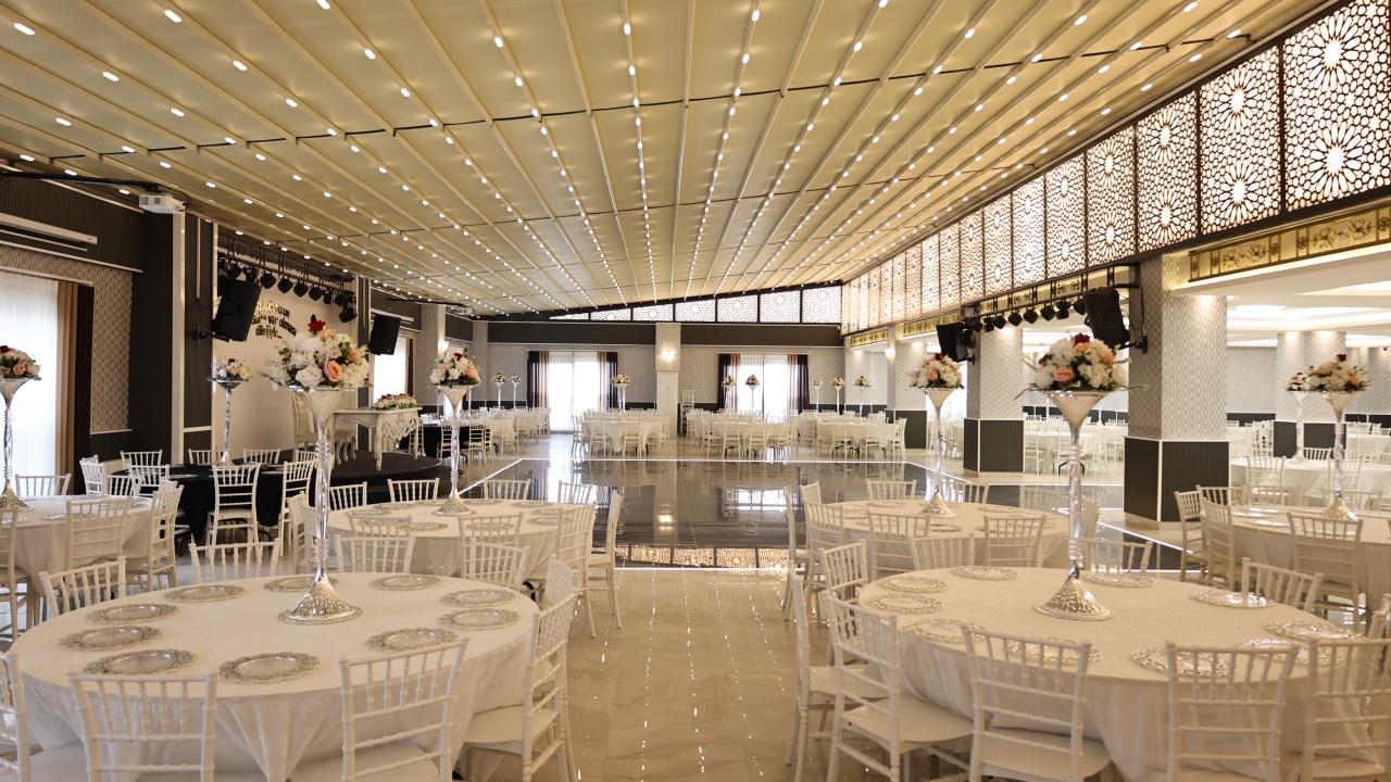 Aziziye’de Sosyal Hayata Değer Katan Yatırım: Dadaşkent’e 500 Kişilik Düğün Salonu Hayata Geçirildi