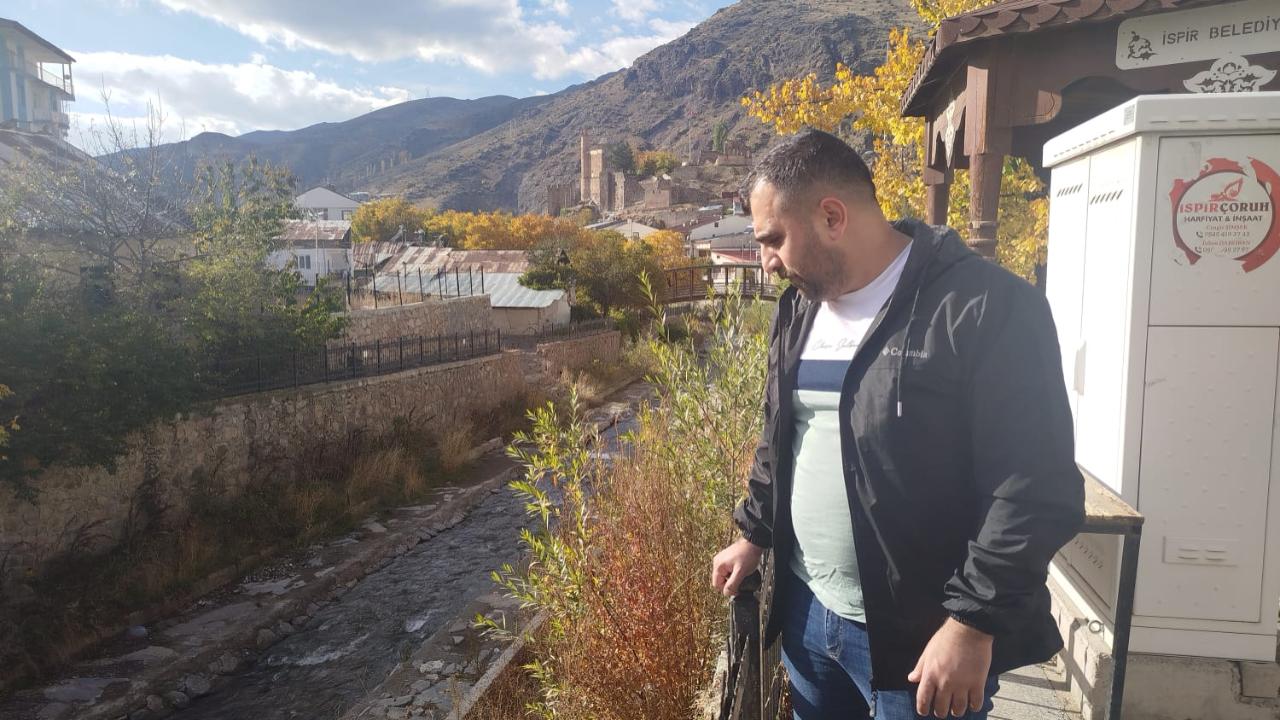 Başkan Zeyrek: “İspir’de Hizmet Bekleyen Çok Konu Var”