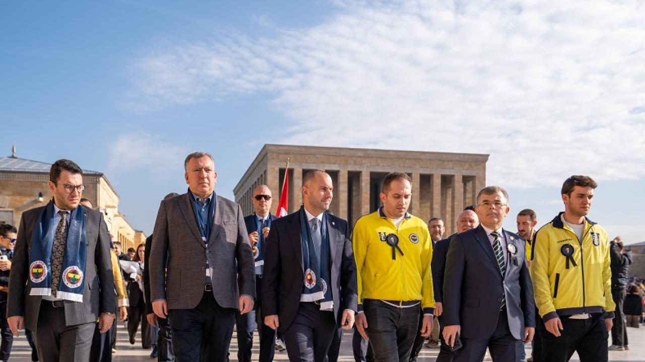 1907 FENERBAHÇE DERNEĞİ’NDEN 22. GELENEKSEL ANITKABİR ZİYARETİ