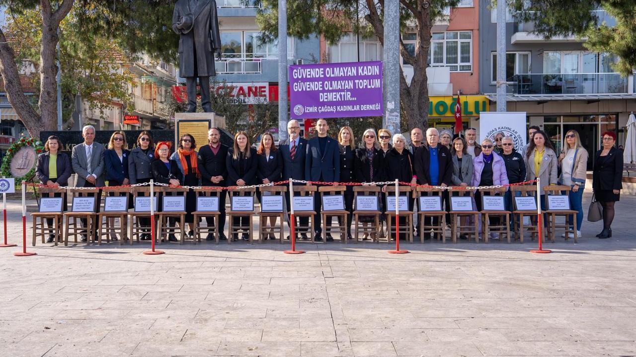 Gaziemir&#039;de 25 Kasım Sesi: Boş Sandalyelerle Şiddete Tepki!