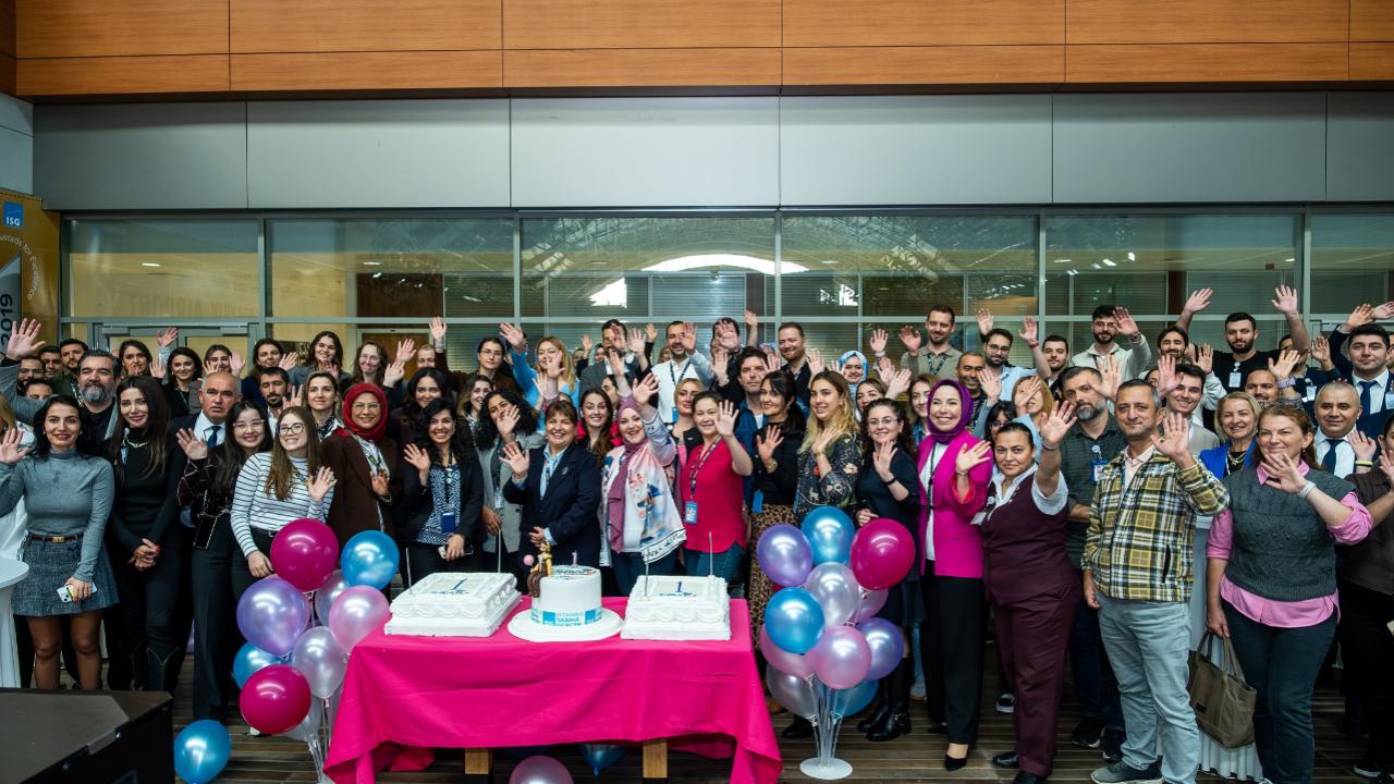 Havalimanlarında kullanılan ilk üretken yapay zeka tabanlı dijital asistan SAVVy 1. yaşını kutladı