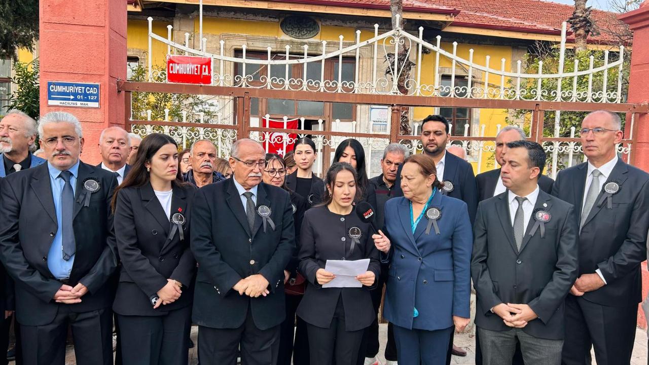 Muğla’da CHP Örgütü 10 Kasım’da Okullar Önünde Saygı Duruşunda Bulundu