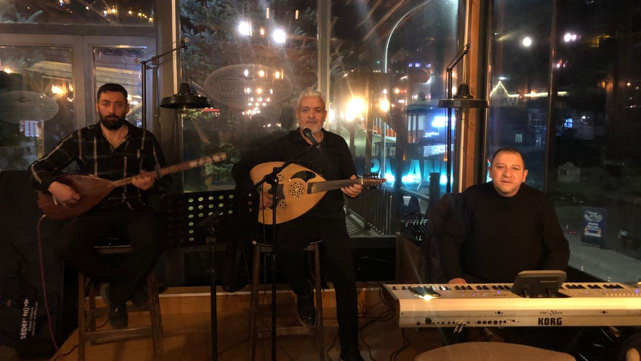 Sultan Sekisi’nde Sıcak Atmosfer, Unutulmaz Şarkılar