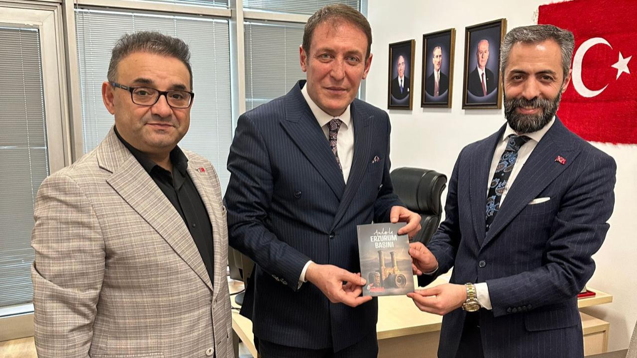 Prof. Dr. Muhammet Hanifi Macit’e Erzurum Basın Tarihini Anlatan Eser Takdim Edildi