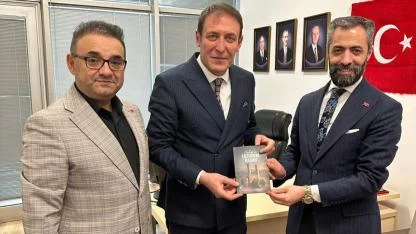 Prof. Dr. Muhammet Hanifi Macit’e Erzurum Basın Tarihini Anlatan Eser Takdim Edildi