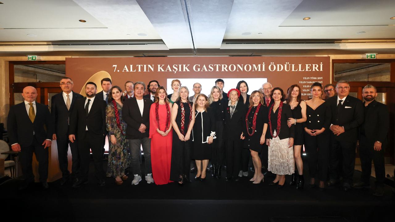 Saraydan Çarşıya, Gaziantep’ten İstanbul’a: Kırk Kat Baklava Tarihi’ne Altın Kaşık Ödülü!