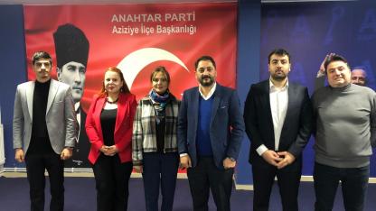 “Liyakatli Şöhretsizler” Aziziye’de Sahneye Çıktı