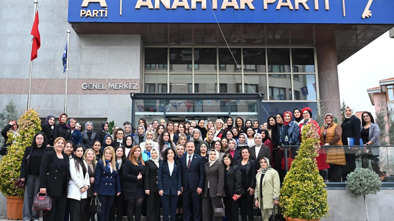 Anahtar Parti Kadın Kolları’ndan ‘100 Bin Kadın Üye ‘Hedefi
