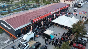 Büyükşehir Belediyesi’nin “Halk Pazarı Projesi” kısa sürede ülke çapında dikkat çeken bir model haline geldi