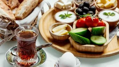 Ramazan’da Sık Görülen Halsizlik, Baş Ağrısı, Şişkinlik ve Kabızlığı Önlemek Elinizde