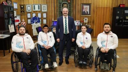 Rektör Hacımüftüoğlu, Milli Takıma Seçilen Özel Sporcuları Misafir Etti