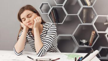 8 Mart’ta Kadınların En Büyük İhtiyacı Görülmek:   "Süper Kadın" Sendromu İlişkileri Tüketiyor