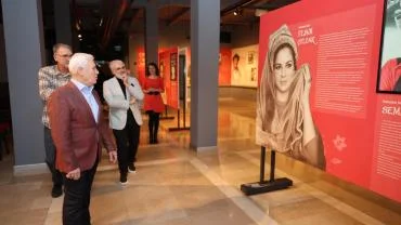 ‘Çınarlı Kentin Kadınları'nın dünyasına yolculuk