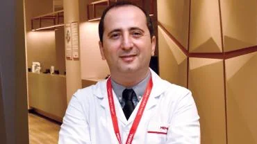 Doç. Dr. Ersan Eroğlu, kolorektal kanserinin nedenleri, teşhisi ve tedavi yöntemleri hakkında bilgi verdi