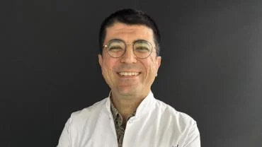 Geçmeyen baş ağrısının nedeni diş sıkma olabilir!