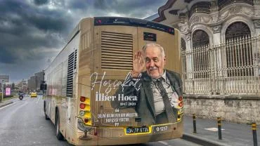 Prof. Dr. İlber Ortaylı’nın vefatı sonrası İETT özel bir saygı otobüsü tasarladı