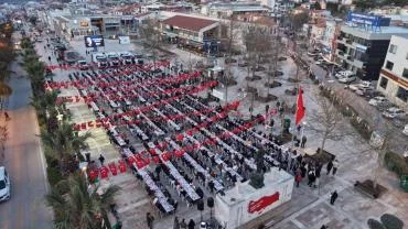 'Urla’da Ramazan’ın bereketi dayanışma sofralarında paylaşıldı'