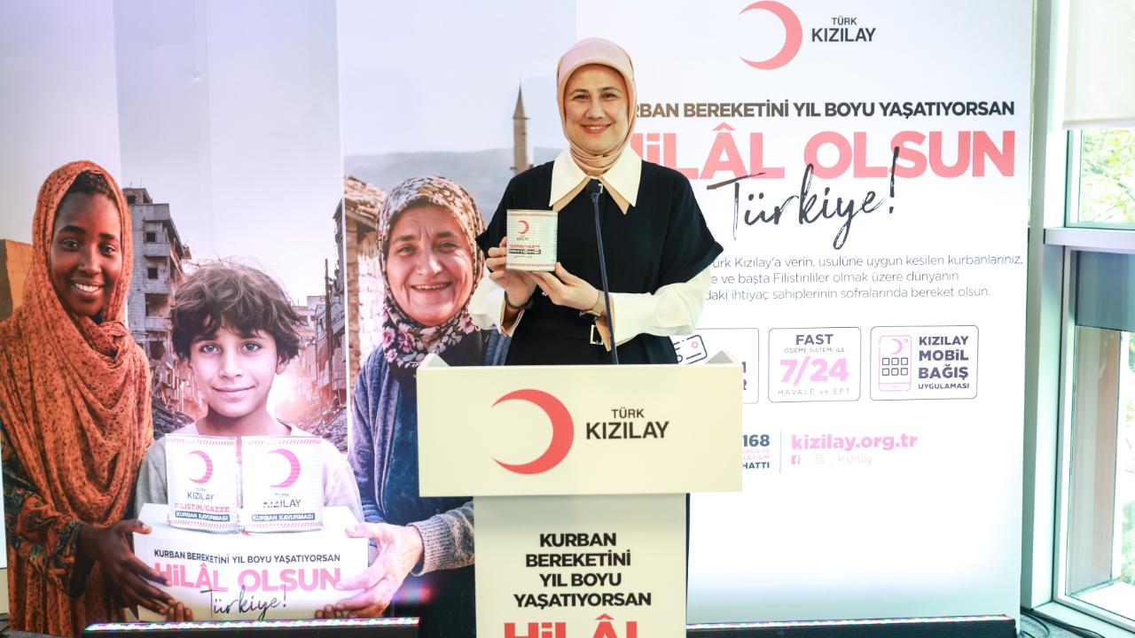 Türk Kızılay, “Kurban Bereketini Yıl Boyu Yaşatıyorsan Hilal Olsun Türkiye” sloganıyla gelenekselleşen vekâletle kurban kesim kampanyasını başlattı.